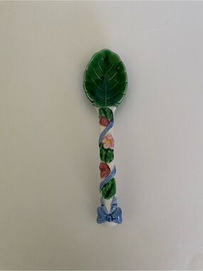 Vintage Porcelain Spoon Ribbon and Bowl by Haldon Group